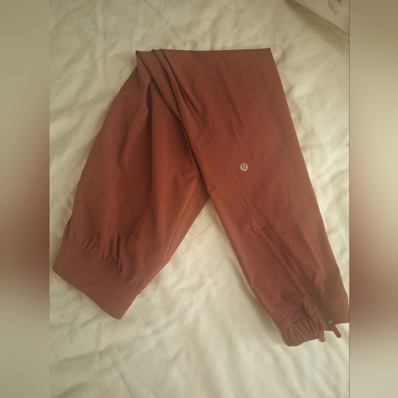 Lululemon High Rise Joggers - Picture 3 of 4